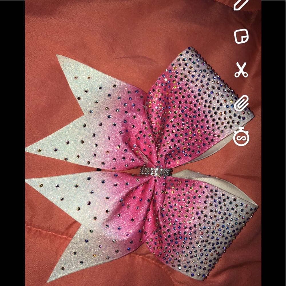 beautiful pink & white ombré cheer bow